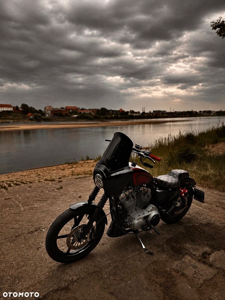 Harley-Davidson Sportster Custom 883C - 10