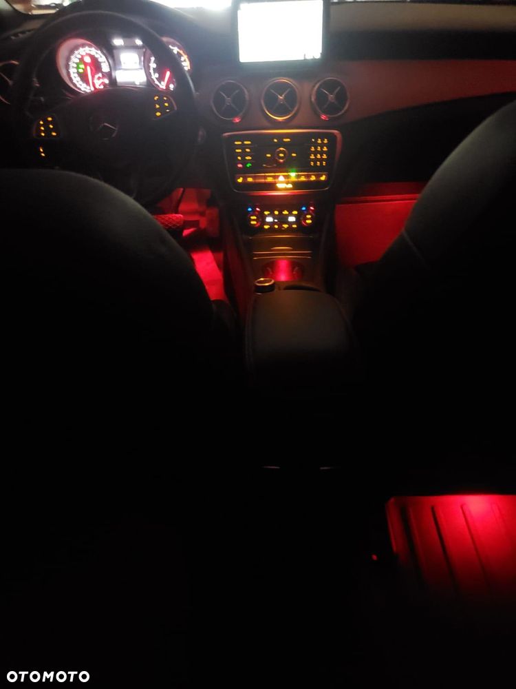 Mercedes-Benz GLA 250 4Matic 7G-DCT AMG Line - 26