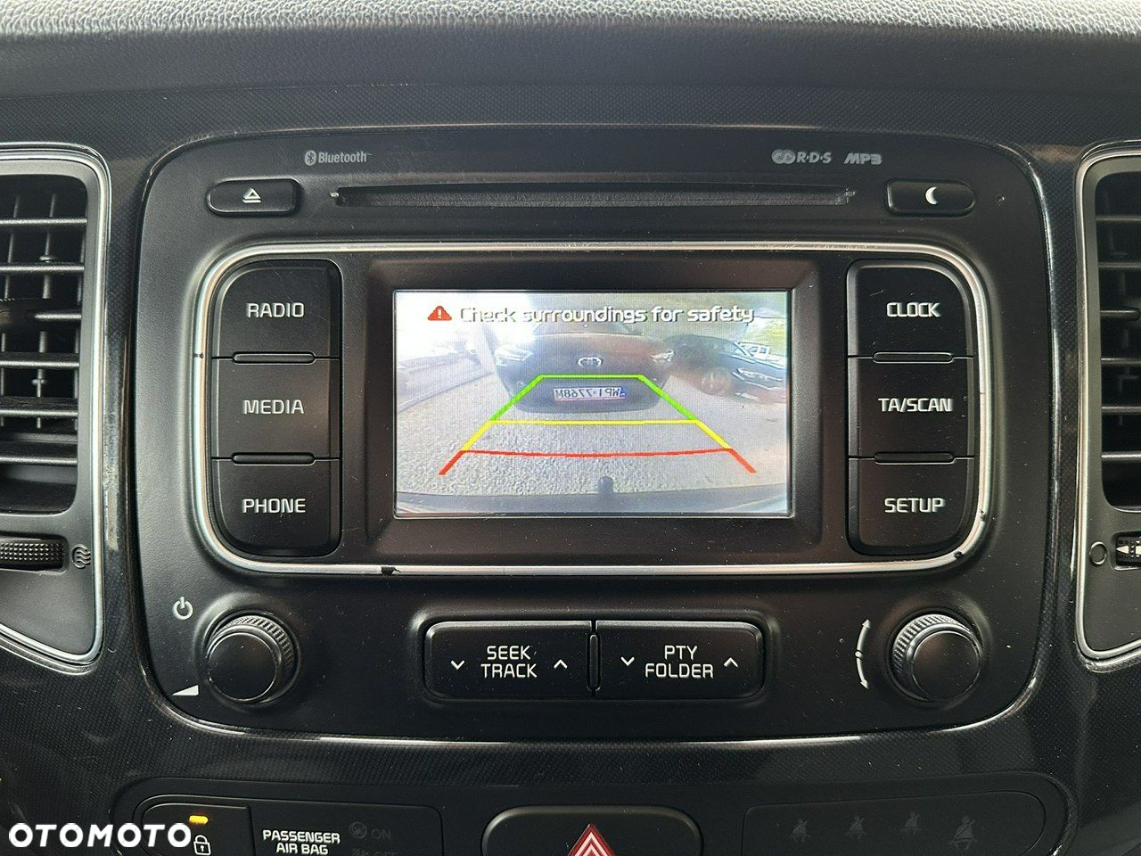 Kia Carens 1.6 GDI L - 25