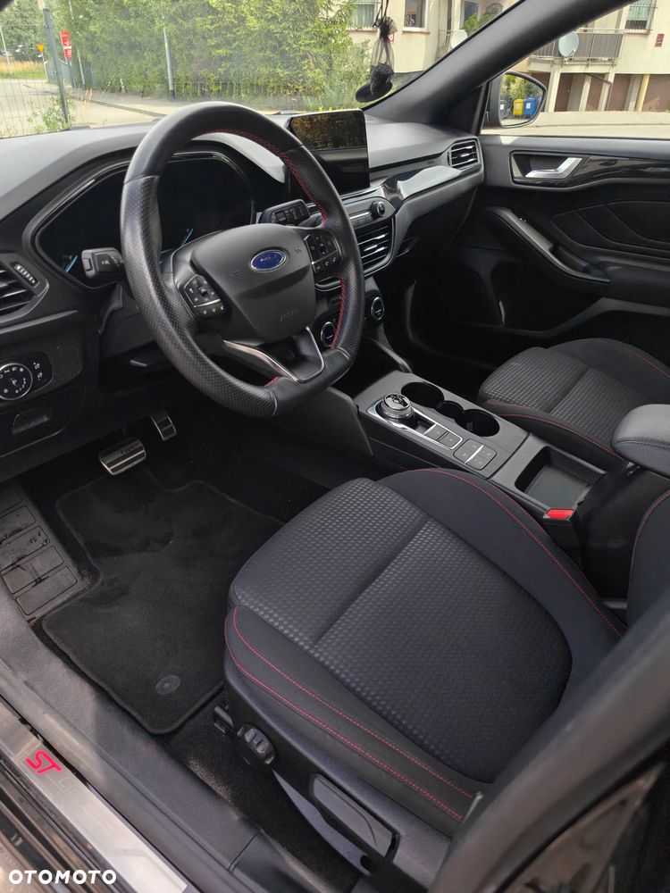 Ford Focus 1.5 EcoBlue Start-Stopp-System ST-LINE DESIGN - 14