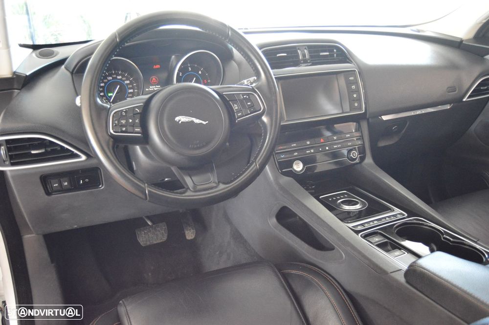 Jaguar F-Pace 20d Aut. Prestige - 40