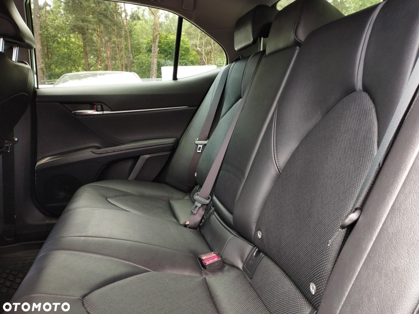 Toyota Camry - 14
