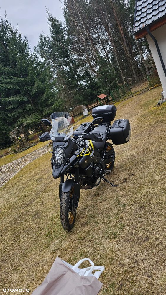 Suzuki V-STROM - 1