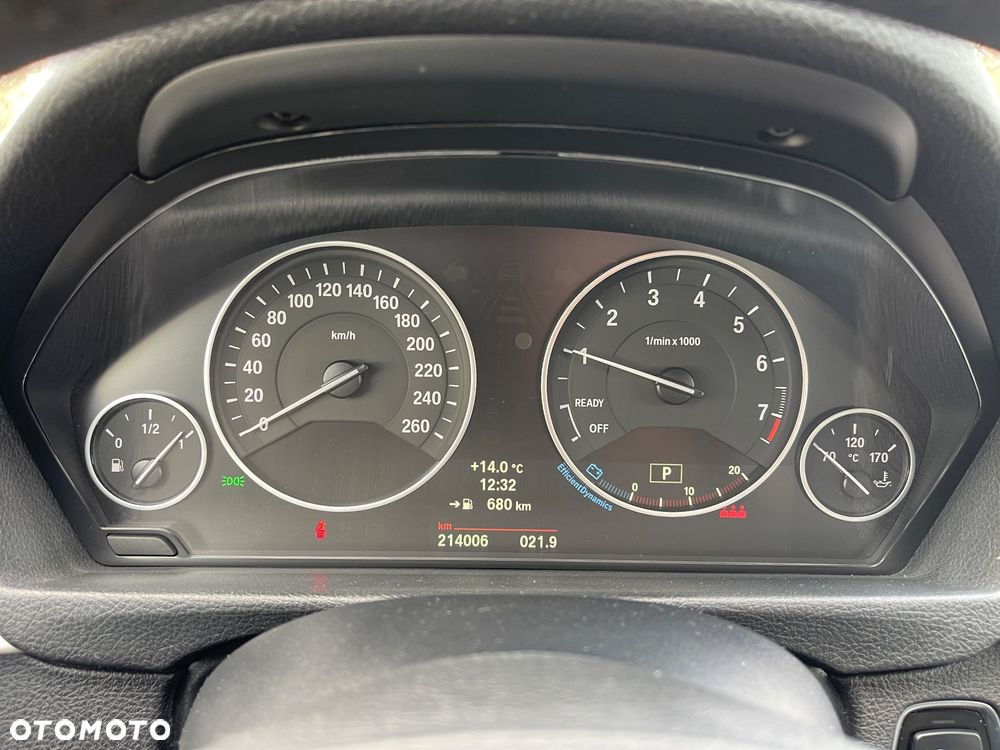 BMW Seria 3 320i - 12