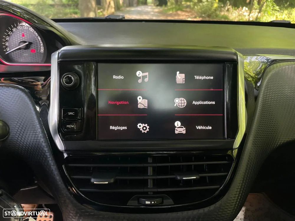 Peugeot 2008 1.2 PureTech GT Line - 27