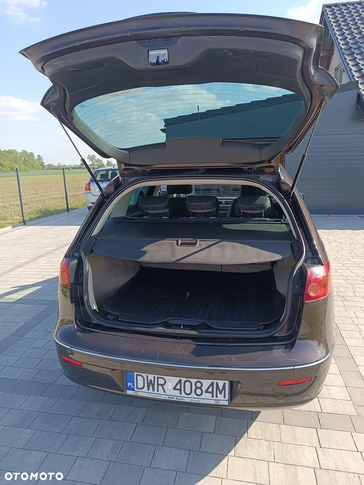 Fiat Croma 1.9 JTD Emotion - 7