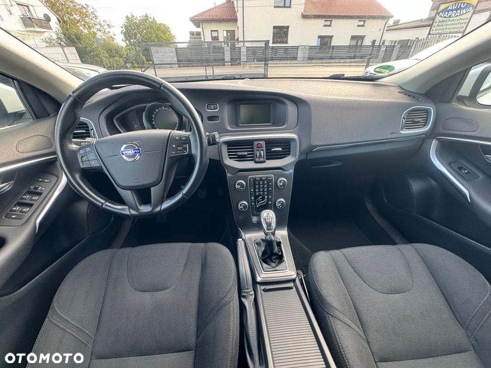 Volvo V40 - 18