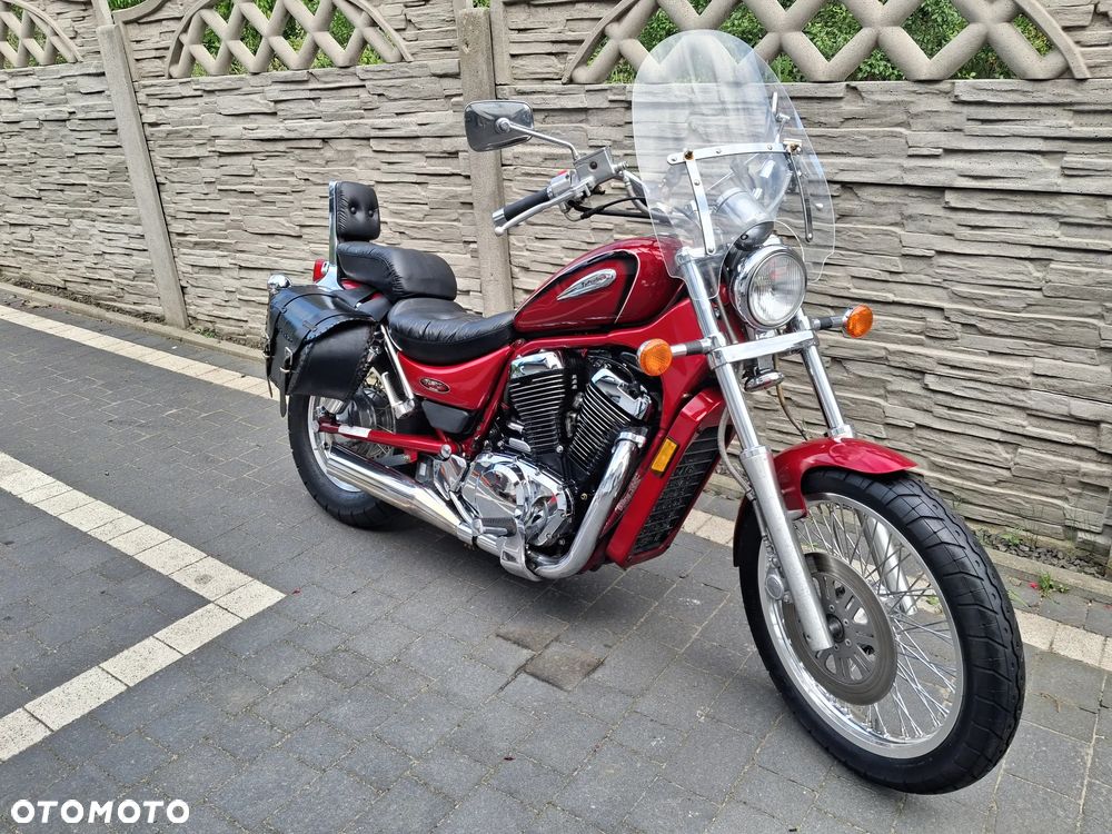 Suzuki VS