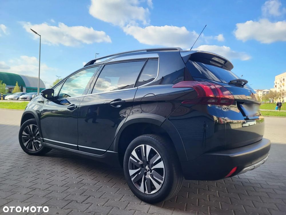 Peugeot 2008 BlueHDi 100 STOP & START Allure - 22