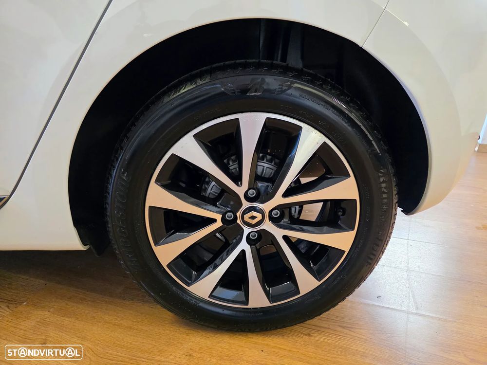 Renault Clio - 19
