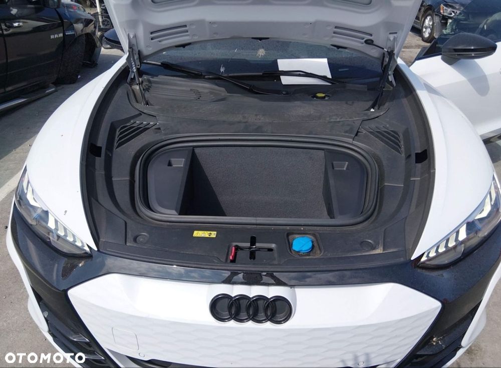Audi e-tron GT quattro - 13