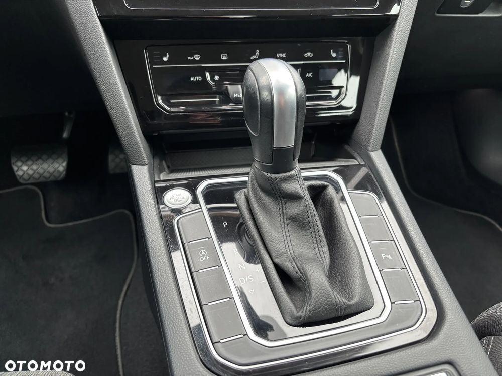 Volkswagen Passat - 26