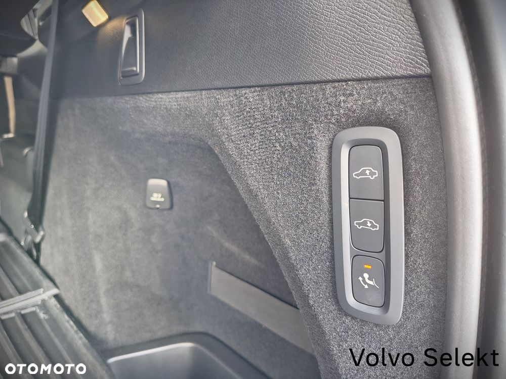 Volvo XC 90 - 32