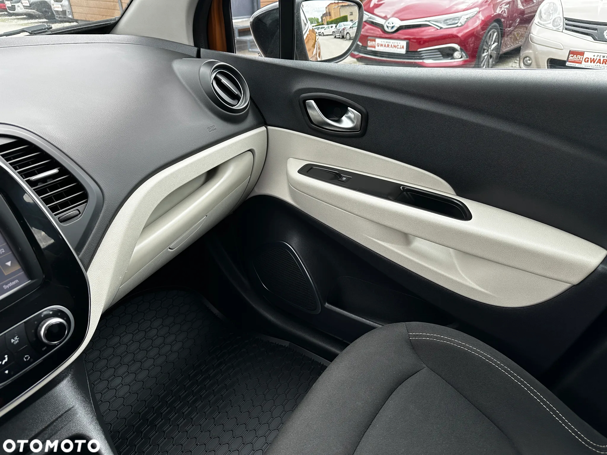 Renault Captur - 16