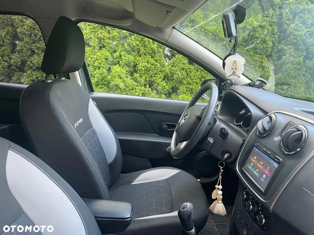 Dacia Sandero 0.9 TCe Laureate S&S - 6