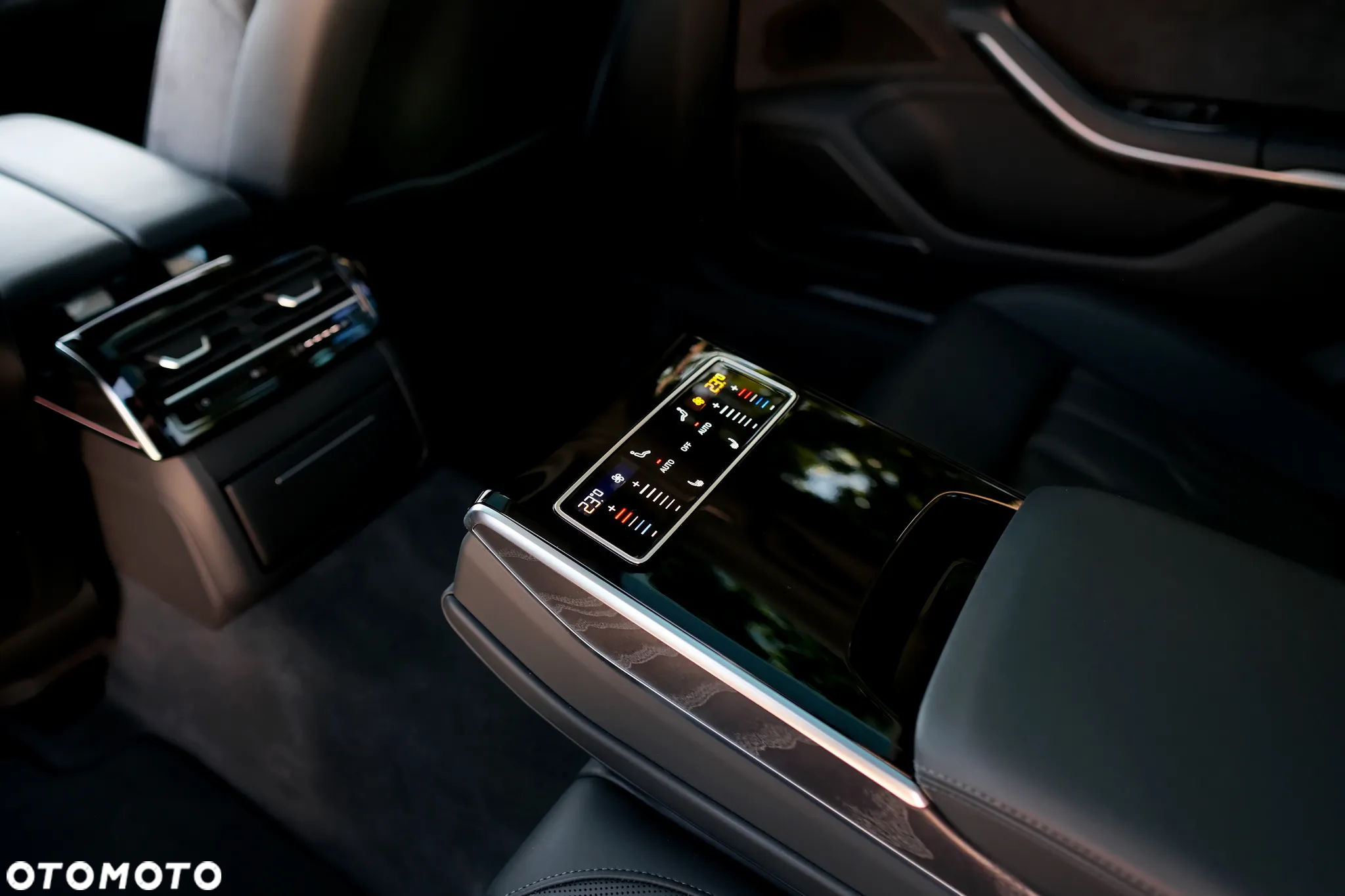 Audi A8 L 55 TFSI quattro tiptronic - 23