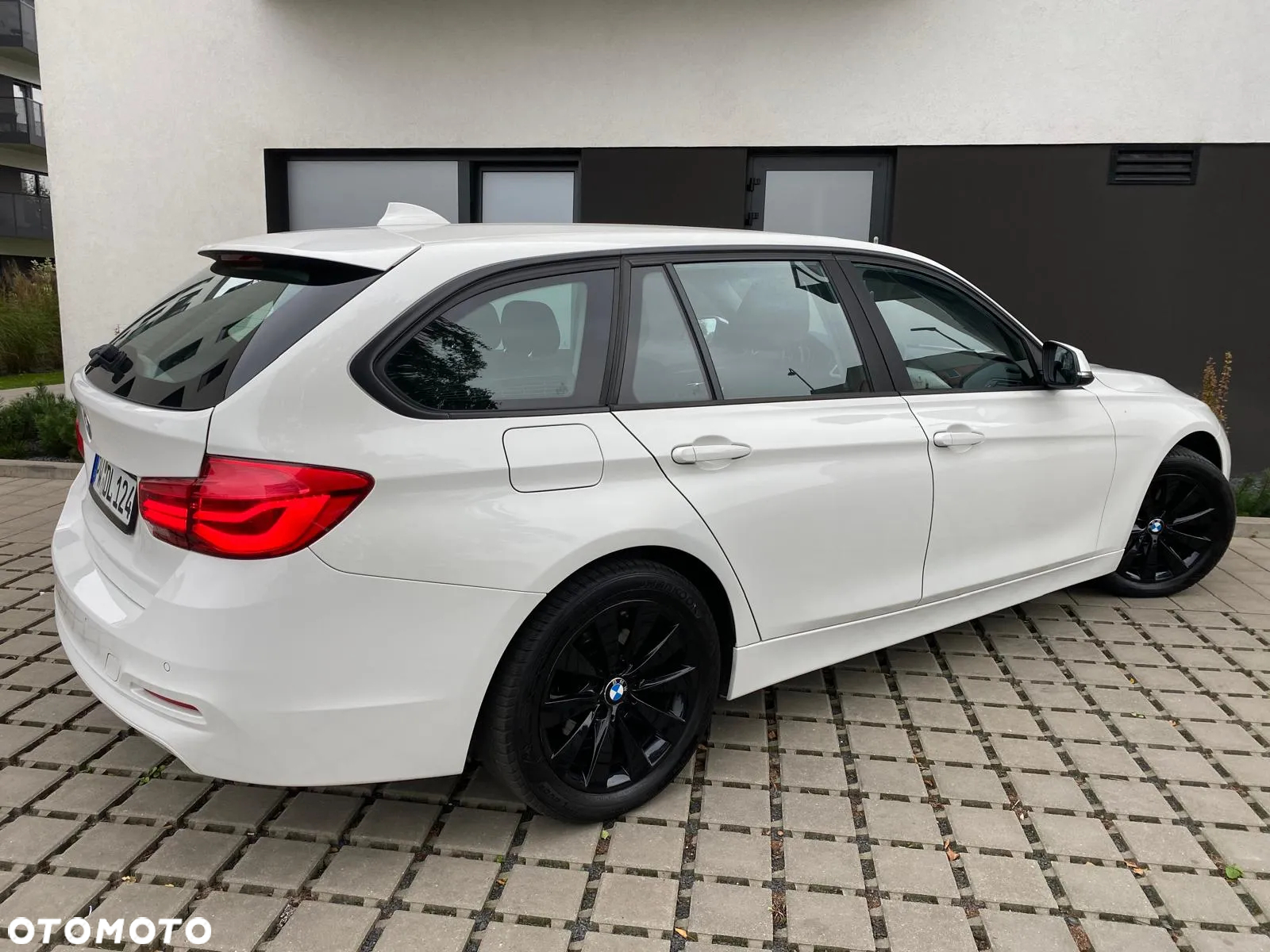 BMW Seria 3 320d Luxury Line - 12