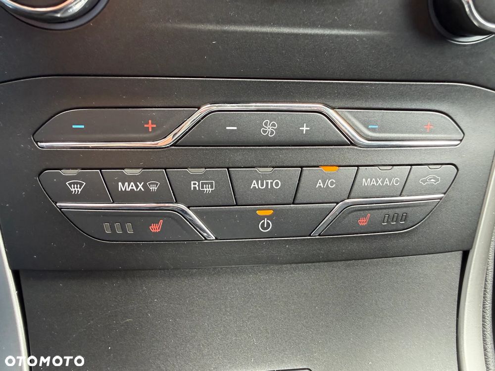 Ford S-Max - 33
