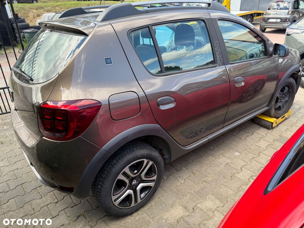 Dacia Sandero Stepway Blue dCi 95 Prestige - 4