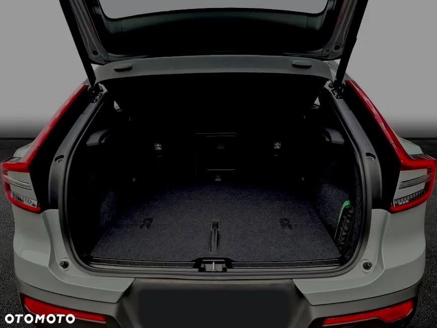 Volvo EC40 Single Motor Extended Range RWD Plus Black Edition - 6