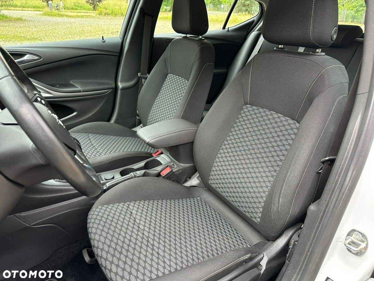 Opel Astra 1.4 Turbo Business - 18