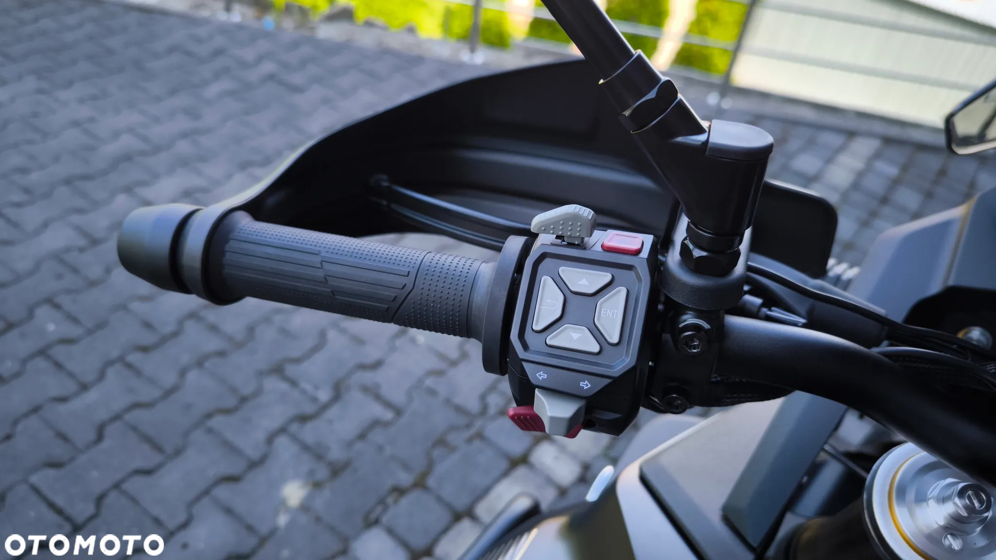 VOGE 900DSX - 12