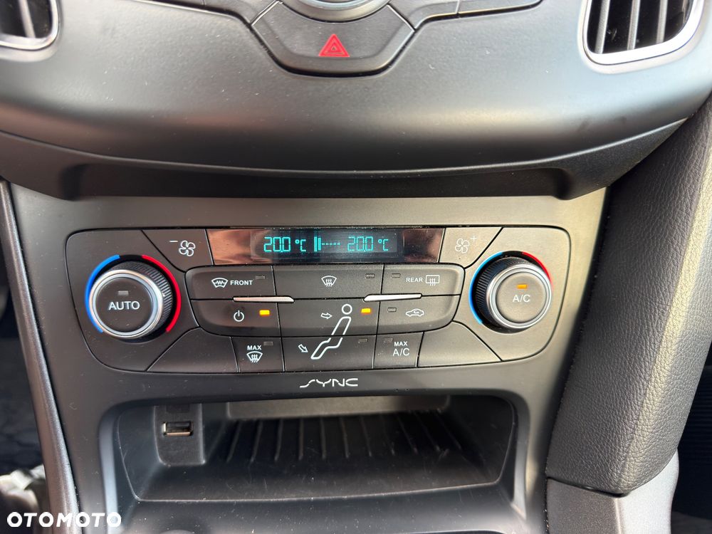 Ford Focus 1.5 TDCi SYNC Edition - 11