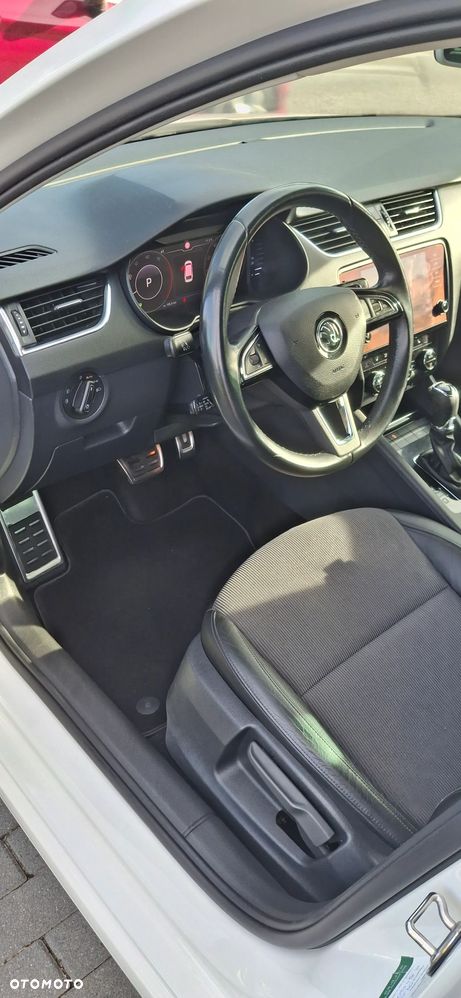 Skoda Octavia 2.0 TDI SCR Style DSG - 25