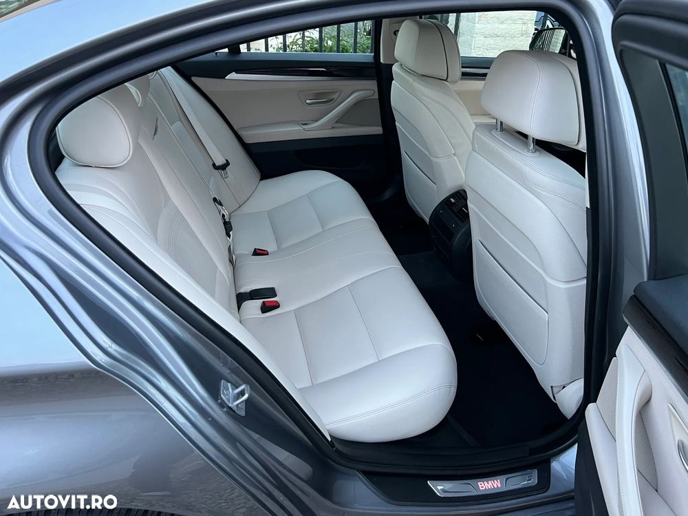 BMW Seria 5 520d Aut. Luxury Line - 14