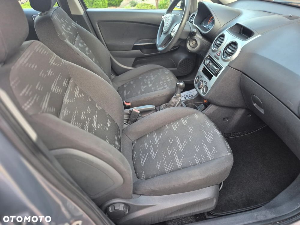 Opel Corsa 1.2 16V Essentia - 22