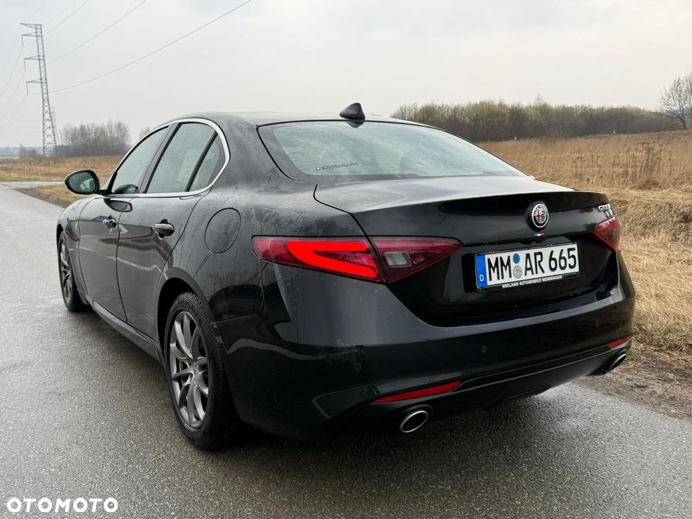 Alfa Romeo Giulia - 11