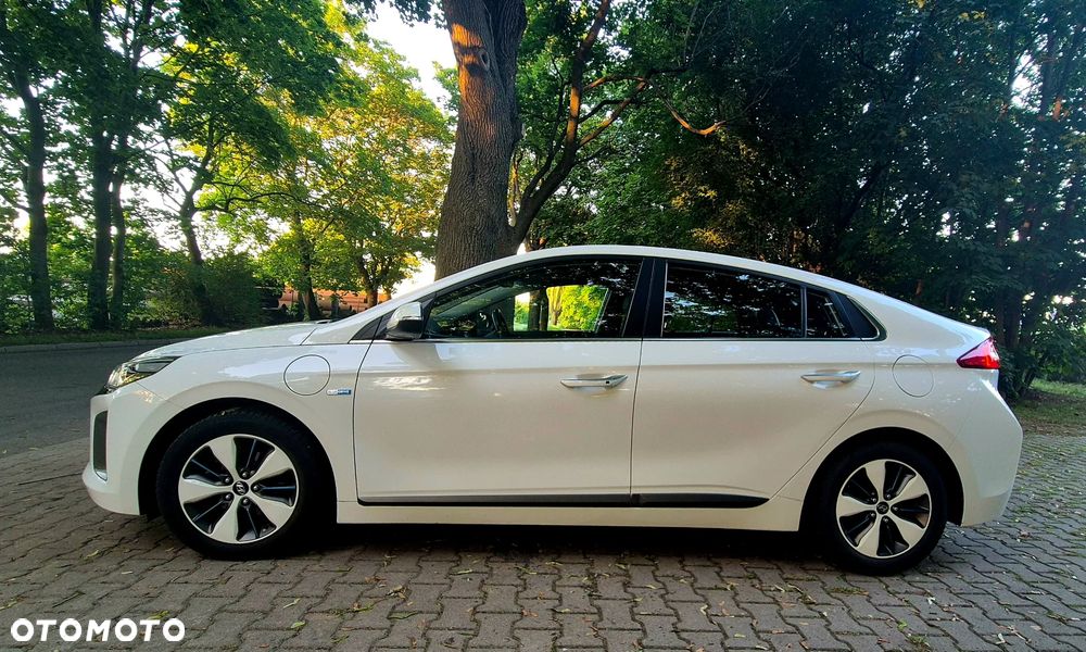 Hyundai IONIQ 1.6 GDI Premium - 2