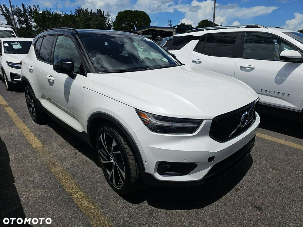 Volvo XC 40 T5 AWD R-Design - 1