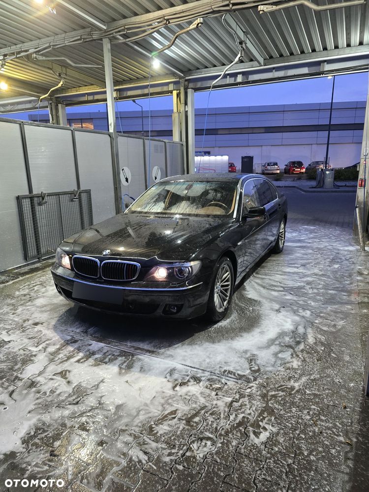 BMW Seria 7 - 8