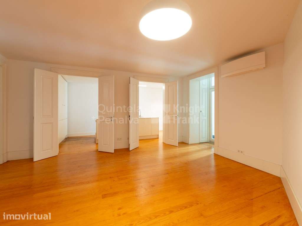 Apartamento T2+1 duplex com terraço, sem móveis em Lisboa - Grande imagem: 5/30