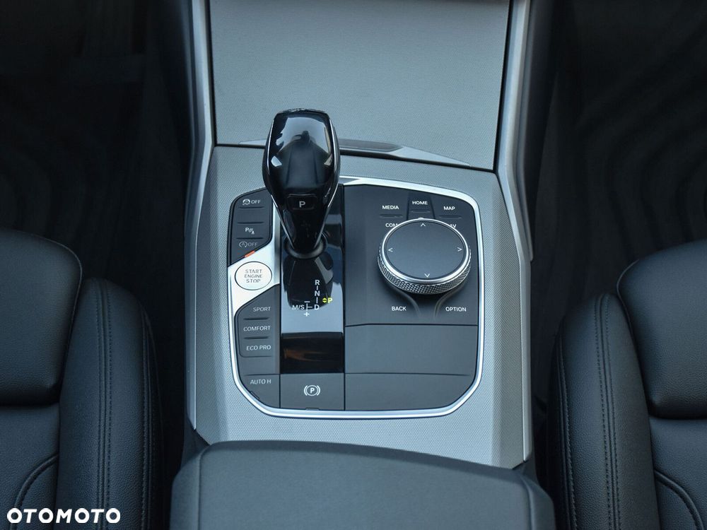 BMW Seria 3 320d xDrive Advantage sport - 31