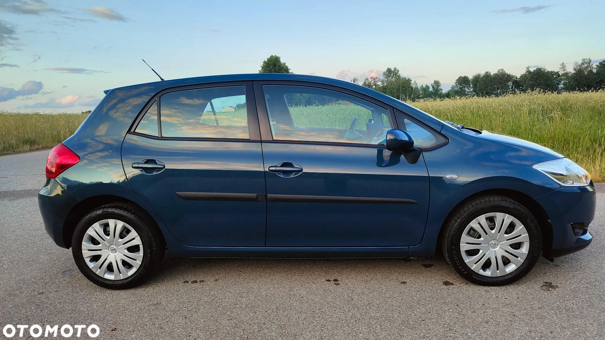Toyota Auris 1.6 VVT-i Premium - 11