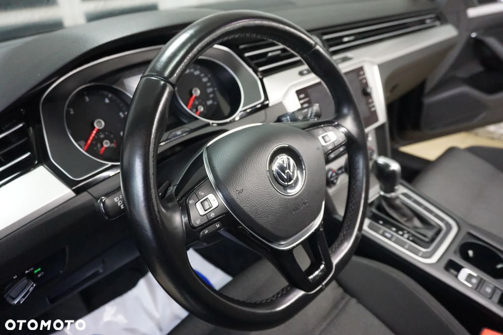Volkswagen Passat Variant 1.6 TDI SCR DSG Comfortline - 21