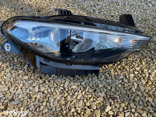 Lampa przednia prawa FIAT TIPO 2023