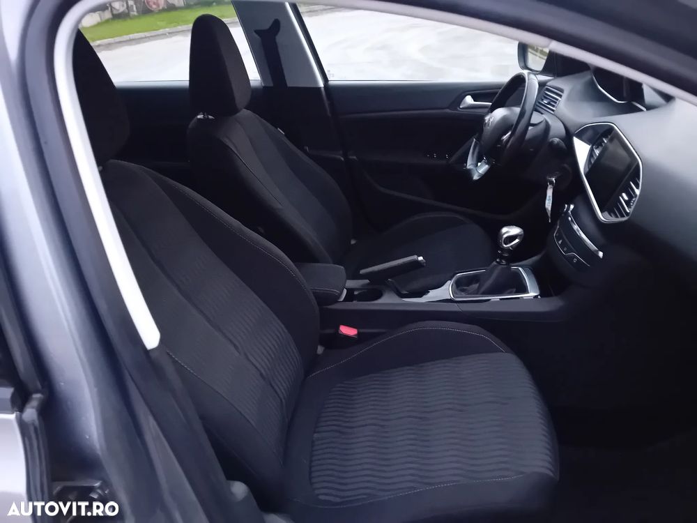 Peugeot 308 PureTech 130 Stop & Start Style - 6