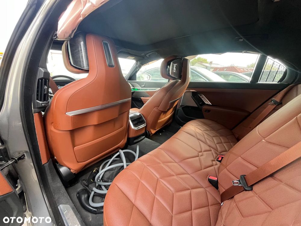 BMW Seria 7 750e xDrive - 9