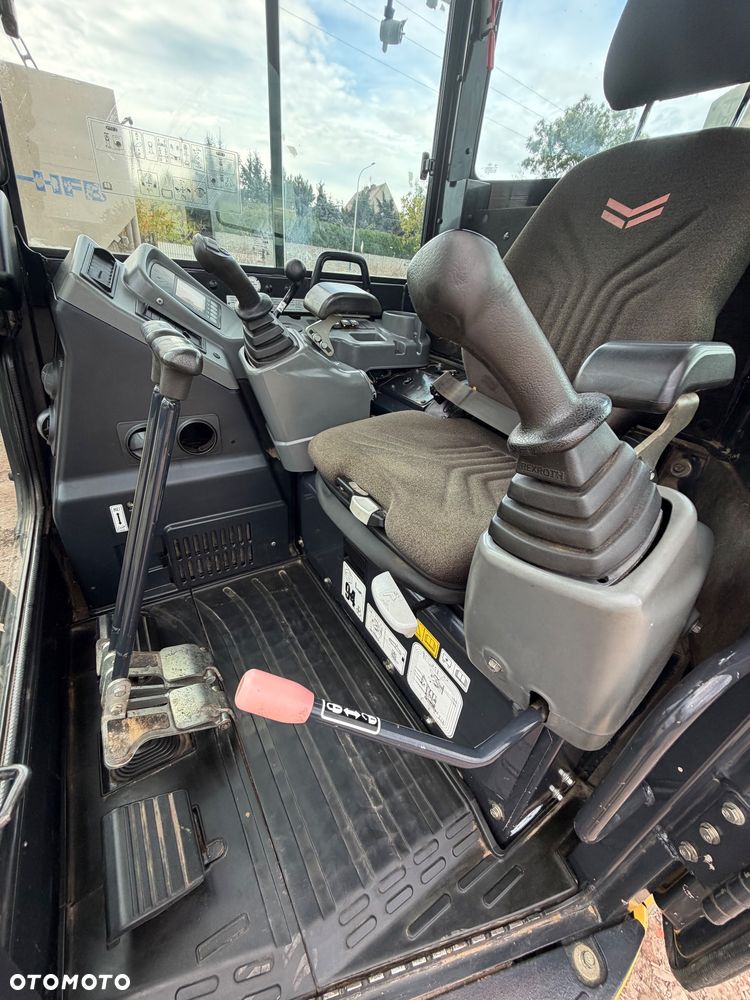 Yanmar ViO 33 - 19