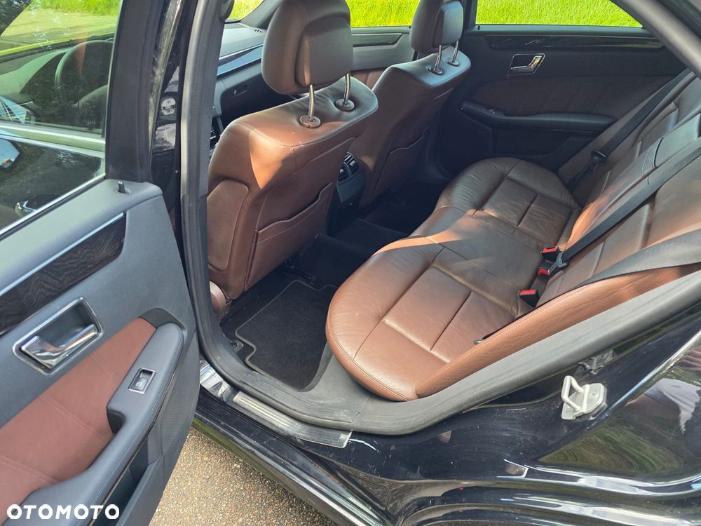 Mercedes-Benz Klasa E 300 CDI BlueEff Avantgarde - 13