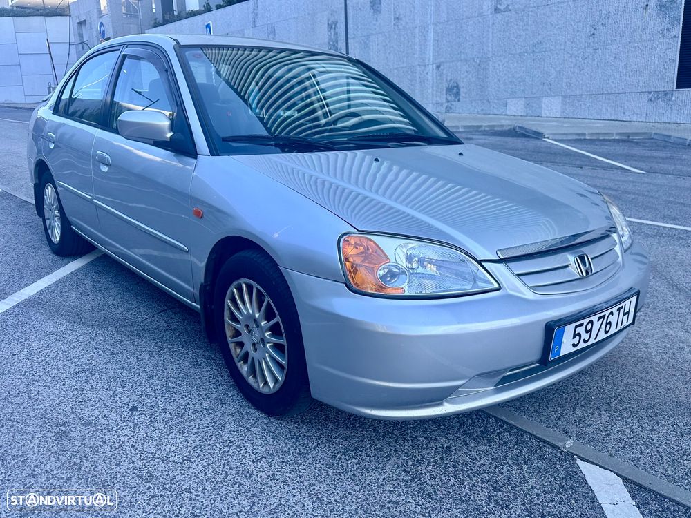 Honda Civic 1.6 ES - 13