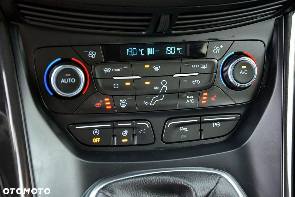 Ford Kuga 1.5 EcoBoost 2x4 Titanium - 27