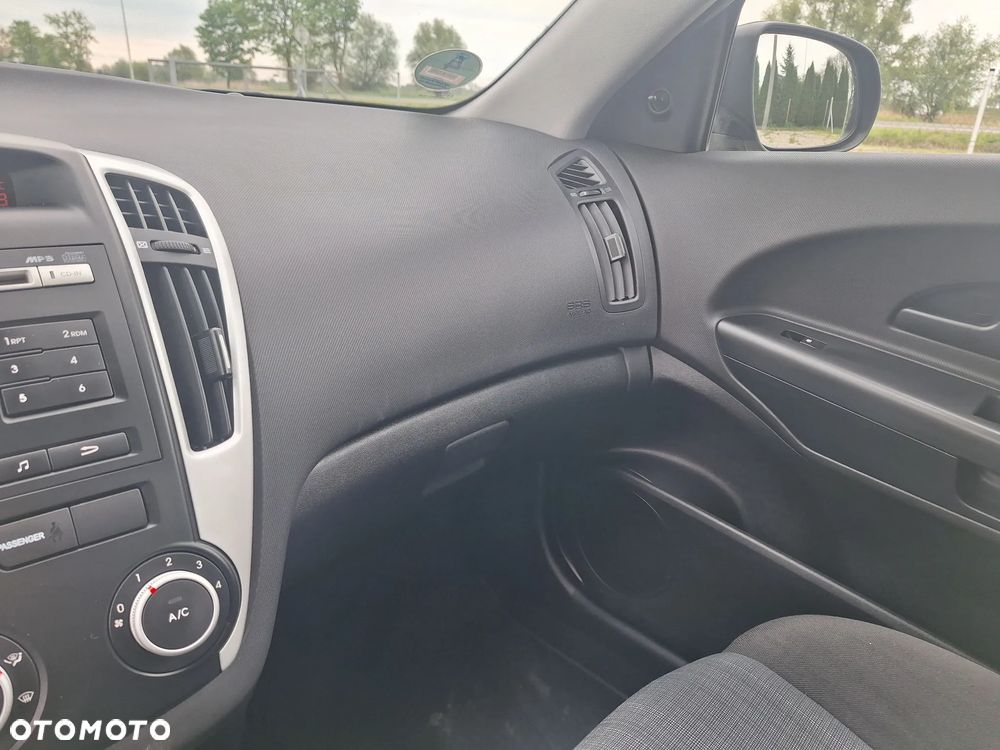 Kia Ceed 1.4 CVVT Spirit - 17