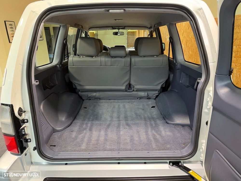 Toyota Land Cruiser 3.0 TD Pack 2 - 24