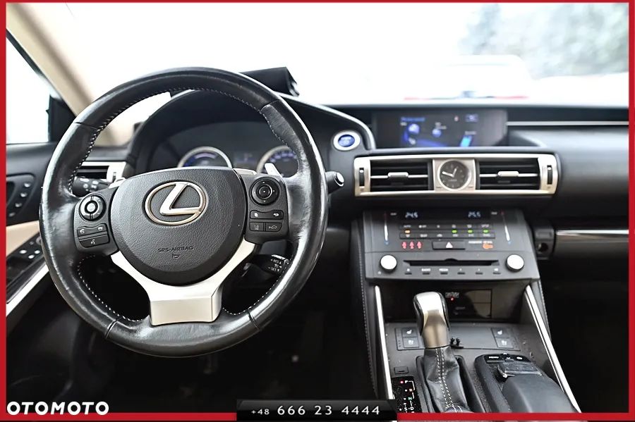 Lexus IS - 15