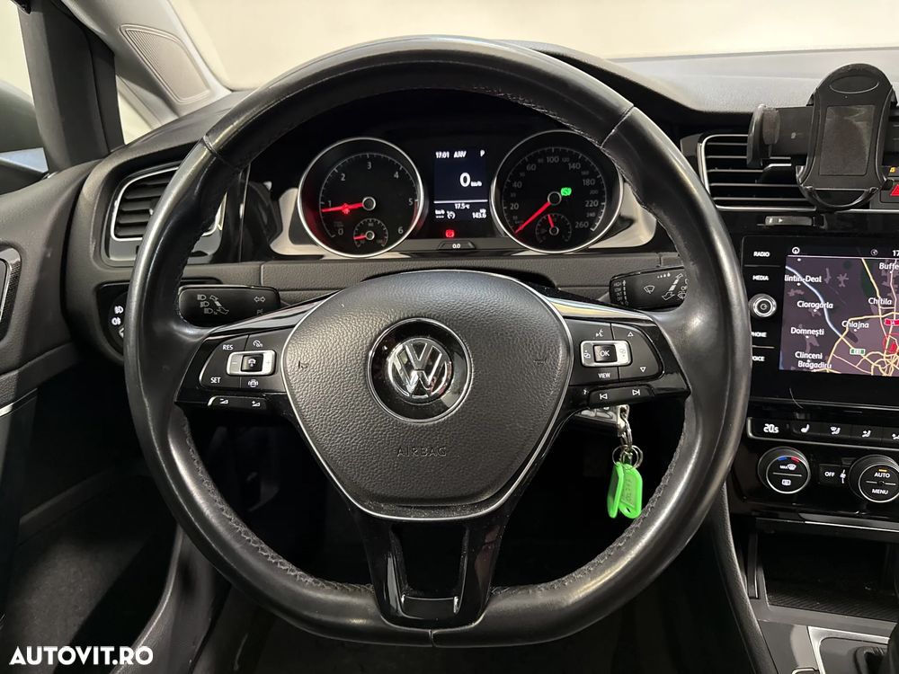 Volkswagen Golf - 17
