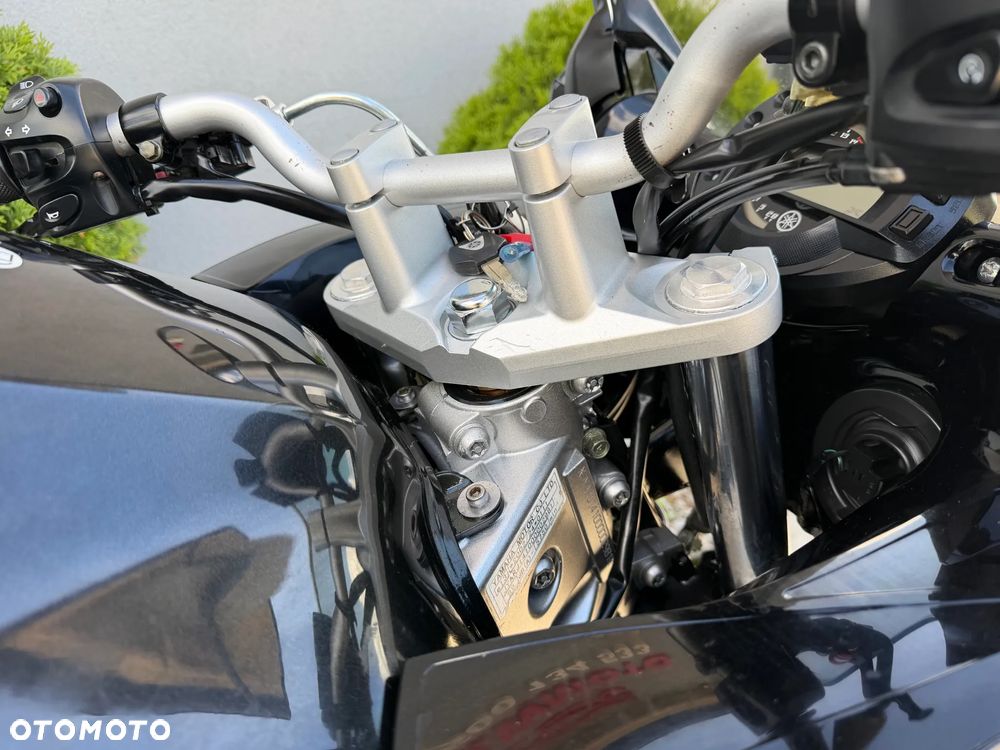 Yamaha FZ - 24